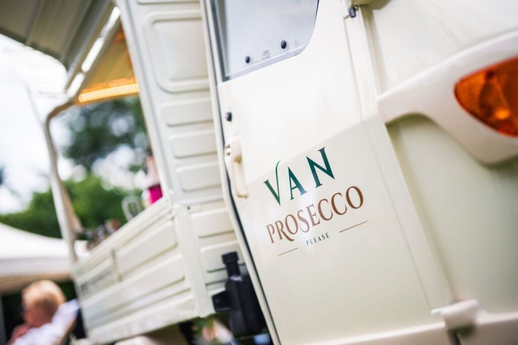 Tříkolka s proseccem